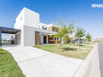 VENTA CASA A ESTRENAR S LA LAGUNA BO SANTA ANA