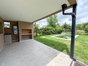 CASA EN VENTA 2 DRMITORIOS, ROLDAN