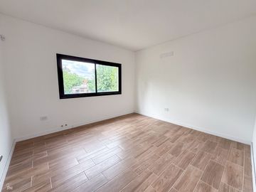 CASA EN VENTA 2 DRMITORIOS, ROLDAN