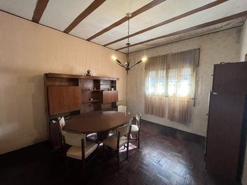 VENTA CASA 2 DORMITORIOS B. LA SEXTA CON PATIO