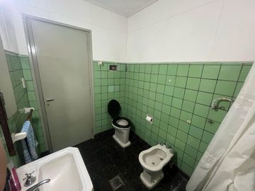 VENTA CASA 2 DORMITORIOS B. LA SEXTA CON PATIO