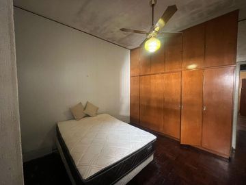 VENTA CASA 2 DORMITORIOS B. LA SEXTA CON PATIO