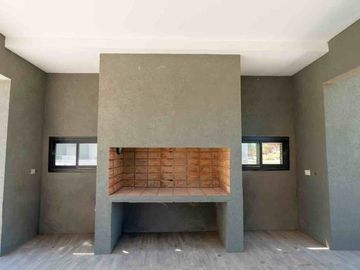 CASA EN VENTA 3 DORM PUERTO ROLDÁN