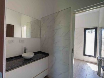 CASA EN VENTA 3 DORM PUERTO ROLDÁN