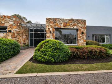 AlquilerCasa 5 amb jardin cochera B. Cerrado Pilar