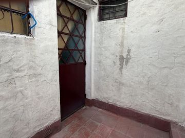 CASA 5 AMB. CON DOBLE COCHERA EN V. SARMIENTO