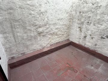 CASA 5 AMB. CON DOBLE COCHERA EN V. SARMIENTO