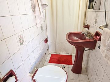 CASA EN VENTA 350 MTS2 TERRENO + PILETA ZONA UNR
