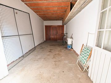 CASA EN VENTA 350 MTS2 TERRENO + PILETA ZONA UNR