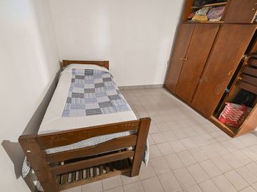 CASA EN VENTA 350 MTS2 TERRENO + PILETA ZONA UNR