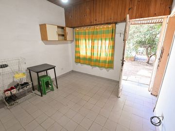 CASA EN VENTA 350 MTS2 TERRENO + PILETA ZONA UNR