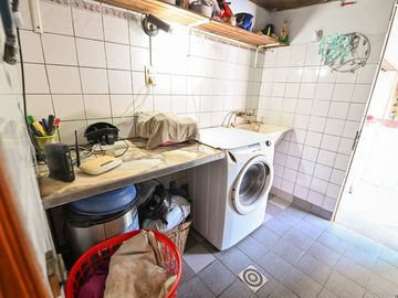 CASA EN VENTA 350 MTS2 TERRENO + PILETA ZONA UNR