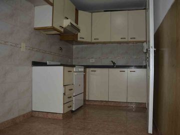 ALQUILER Excelente PH 3 Amb. con Patio en Martínez