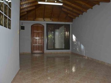 ALQUILER Excelente PH 3 Amb. con Patio en Martínez