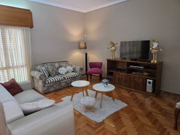 VENTA CASA A UNA CUADRA DEL MENDOZA PLAZA SHOPPING