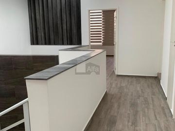 Casa en Venta en Cumbres del Lago, caseta de vigilancia 24 horas, 4 recámaras