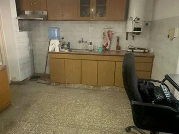 CASA ESQUINA + LOCAL COMERCIAL EN BARRIO ITUZAINGO