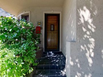 VENTA PH AL FRENTE 3 AMB C/PATIO Y COCHERA,BERNAL!