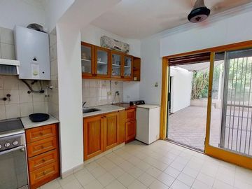 VENTA PH AL FRENTE 3 AMB C/PATIO Y COCHERA,BERNAL!