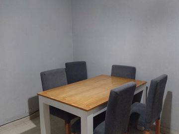 CASA CON GRAN PARQUE EN JOSE C. PAZ