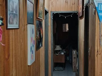 Lote 4870 m2,  muy arbolado y casa, Pza. Huincul