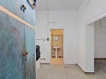 VENTA LOCAL EN ZONA MUY COMERCIAL DE CABALLITO