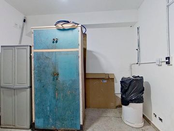 VENTA LOCAL EN ZONA MUY COMERCIAL DE CABALLITO