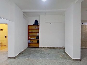 VENTA LOCAL EN ZONA MUY COMERCIAL DE CABALLITO