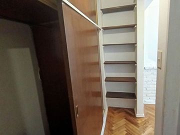 VENTA DEPTO 2 AMB RECOLETA CON RENTA
