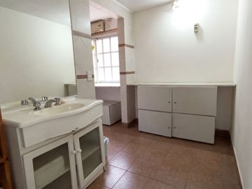 VENTA CASA 5 AMBIENTES EN PONTEVEDRA