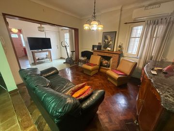 VENTA CASA 4 AMBIENTES ITUZAINGO CENTRO