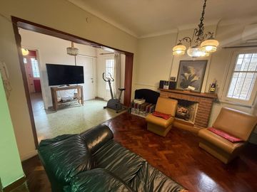 VENTA CASA 4 AMBIENTES ITUZAINGO CENTRO