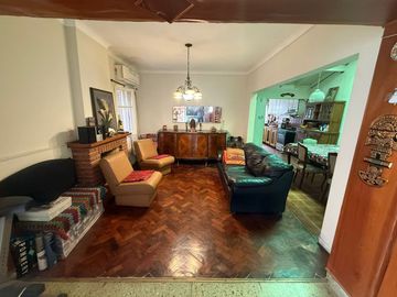 VENTA CASA 4 AMBIENTES ITUZAINGO CENTRO
