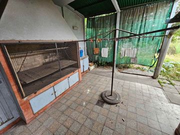 VENTA CASA 4 AMBIENTES MERLO - PARQUE Y COCHERA