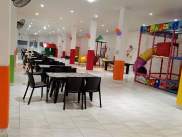Alquiler local comercial - Juan Jose Castelli
