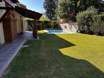 COMPLEJO DE 2 CASAS TIPO DUPLEX,CHACRAS DE CORIA