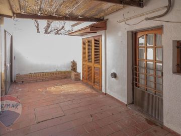 CASA 5 DORMITORIOS EN VENTA LA PLATA