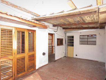 CASA 5 DORMITORIOS EN VENTA LA PLATA