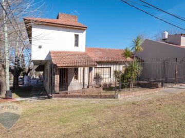 CASA 5 DORMITORIOS EN VENTA LA PLATA