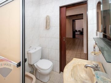 CASA 5 DORMITORIOS EN VENTA LA PLATA