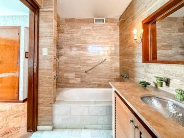PISO EN VENTA LA PLATA