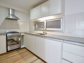 MONOAMBIENTE DIVISIBLE  VENTA LA PLATA CON BALCON