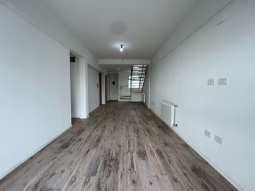 DUPLEX EN VENTA LA PLATA 2 DORMITORIOS TERRAZA