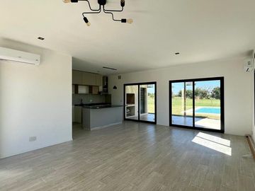 ALQUILER CASA 4 AMB CON PILETA SAN SEBASTIAN