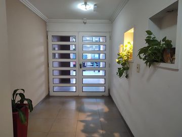 VENTA DEPARTAMENTO 2 AMBIENTES LUMINOSO CON BALCON
