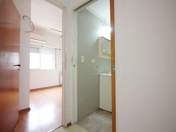 VENTA DEPARTAMENTO 2 AMBIENTES LUMINOSO CON BALCON