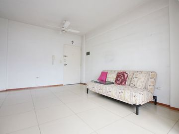VENTA DEPARTAMENTO 2 AMBIENTES LUMINOSO CON BALCON
