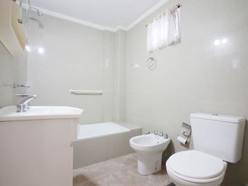 VENTA DEPARTAMENTO 2 AMBIENTES LUMINOSO CON BALCON