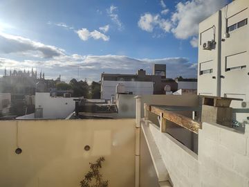 VENTA DEPARTAMENTO 2 AMBIENTES LUMINOSO CON BALCON