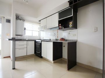 VENTA DEPARTAMENTO 2 AMBIENTES LUMINOSO CON BALCON